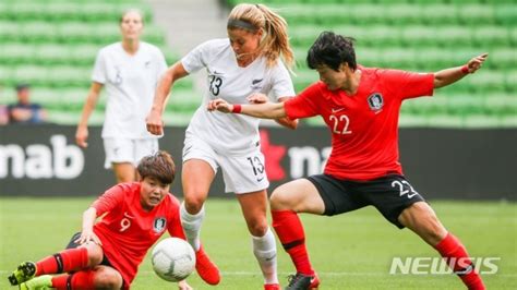 스포츠를 논하는 스포세이,국내외 야구,축구,농구등 다양한 스포츠정보 및 픽정보, 동영상,실시간 이슈,유머,썰,만화 모음 커뮤니티. 윤덕여호, 4개국 대회 뉴질랜드전 2:0 승···2승1패로 마감 - 조선 ...