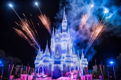 ‘a Frozen Holiday Wish Begins At Magic Kingdom Park Tonight Disney