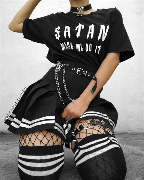Pin By Sjslutzker On Baddie In 2019 Hipster Outfits Edgy Outfits