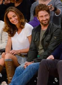 Gerard Butler Cuddles Up To Girlfriend At The La Lakers Game Daily