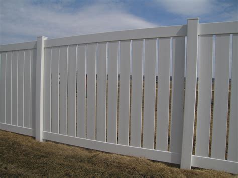 Vinyl railing our vinyl railings are manufactured using the highest quality materials in an array of colors, styles, options, and dimensions. 6' Vinyl Fencing Archives - S&W Fence Inc.