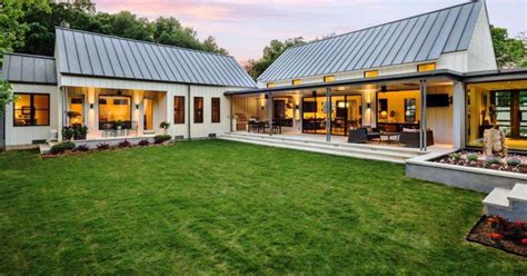 25 Modern Farmhouse With Open Floor House Decors