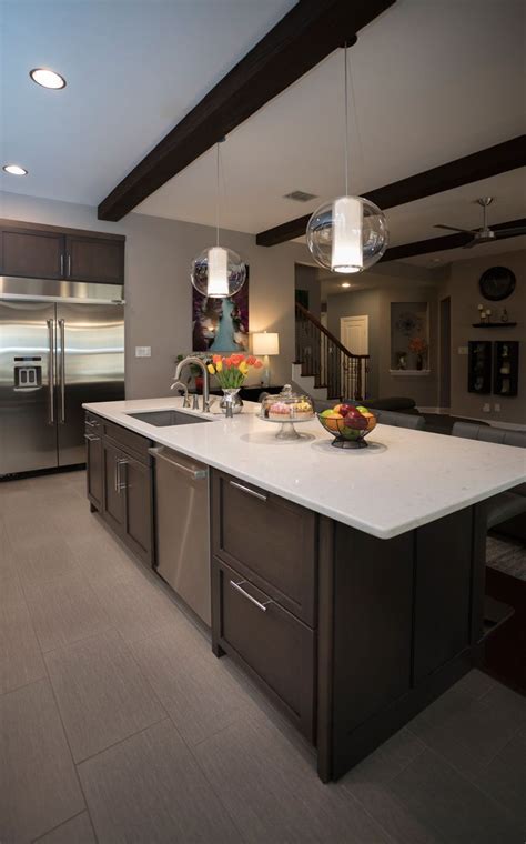 Hire the best custom cabinet makers and builders in milwaukee, wi on homeadvisor. A lofty kitchen in Fort Worth, Texas was designed with the "everything is bigger in Texas" mind ...