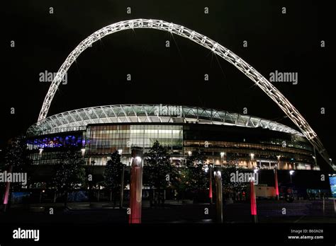 View Of The New Wembley Stadium Lit Up At Night Stock Photo Alamy