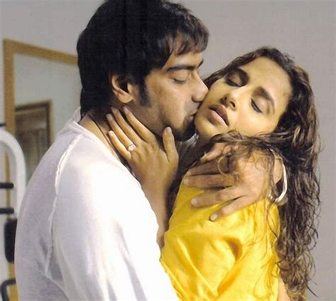 Vidya Balan Vidya Balan Hot Kiss With Ajay Devgan