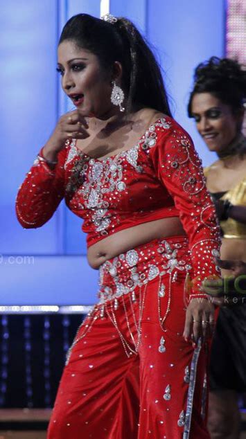 Malayalam Serial Actress Archana Suseelan Hot Dance Navel And Cleavage