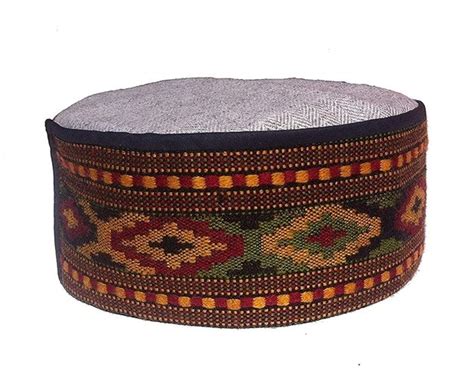 Handmade Lehar Design Kullu Border Cap Aruna Kullu Handloom