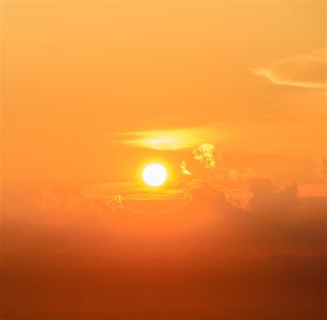 Premium Photo Brilliant Golden Sunrise Over Clouds