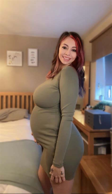 My Pregnancy Makes Me Very Horny And I Still Dont Have A Daddy Who Enjoyed It 🥹😈🤰 Rclothedpreggo