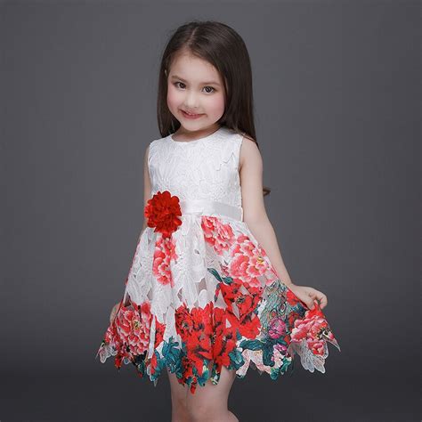 Красивое модное платье для девочек с кружевами и цветочным принтом