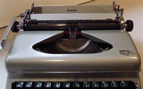 Oztypewriter The Royal Diana Portable Typewriter