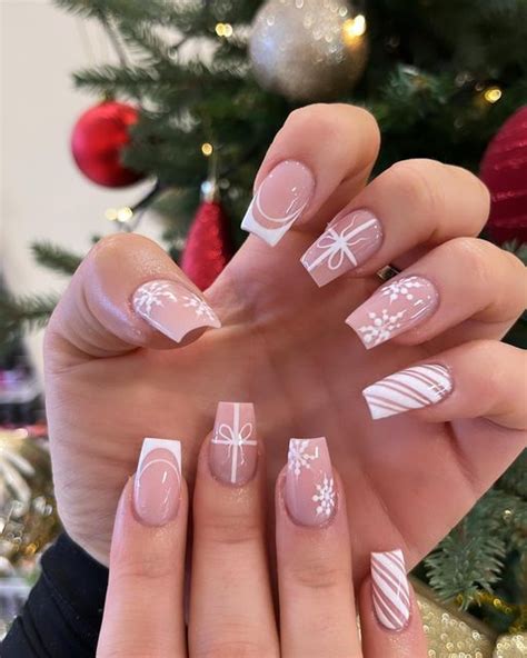 Sandynails On Instagram White For Christmas 🤍🎁 ️ Christmasnails Nailartist Whitenails