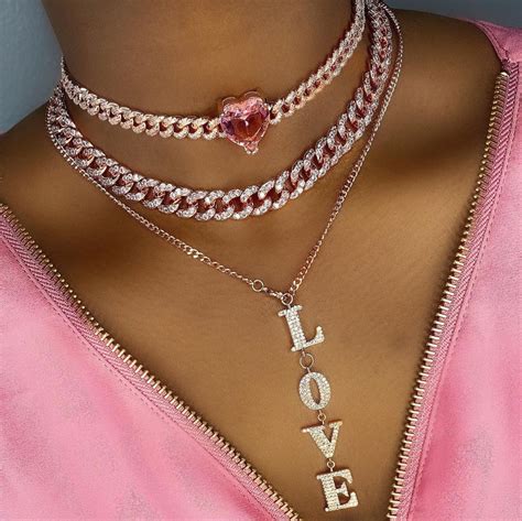 P I N T E R E S T Finessedmelanin In 2020 Sweetheart Necklaces