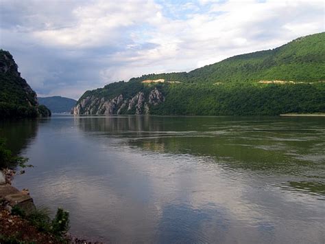 Fluviul Dunare Explorează România cu noi