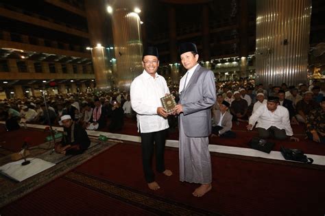 Awali Ramadan Sinar Mas Wakafkan Alquran Bagi Masjid Istiqlal Sinar Mas