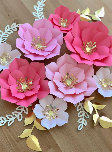 En cuanto al tamaño, dependerá de como lo quieras o depende también del libro para el cuál hacemos el marcapáginas. Paper Flowers Set of 5 Paper flowers for baby | Etsy ...