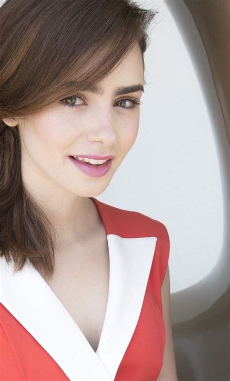 Lily Collins Cute British Actress Full Hd Wallpaper