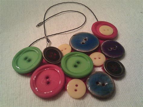 Button Craft Project Ideas: How to Make Easy Crafts With Buttons