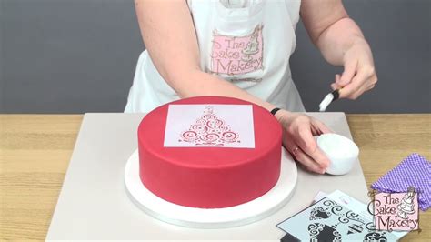 How To Stencil A Cake With Royal Icing Cake Walls