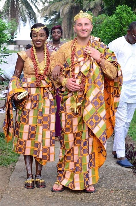 This is journée nationale de l'habit traditionnel. by benaliahlem on vimeo, the home for high quality videos and the people who love them. Épinglé sur Mariage traditionnel