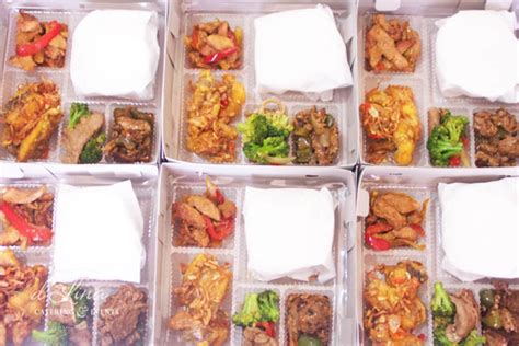 Terima juga pemesanan roti kue hantaran , nasi box, catering , copy break pemesanan dapat dilakukan disemua toko aflah yang ada di kota anda Menu nasi kotak bento | dLina Catering & Events