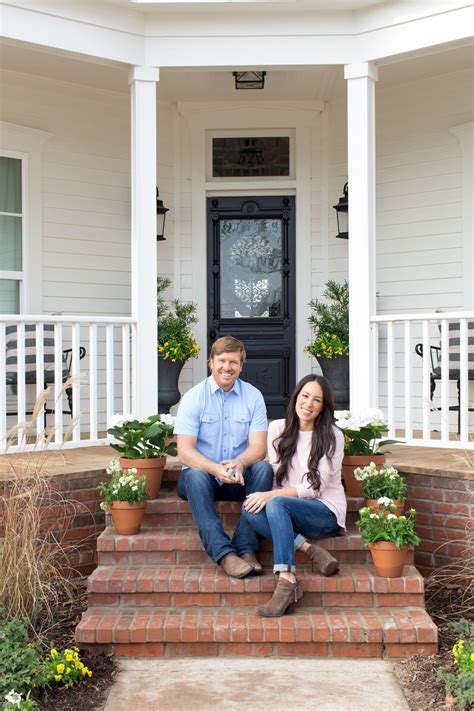 Take A Tour Of Chip And Joanna Gaines Magnolia House Bandb Chip And