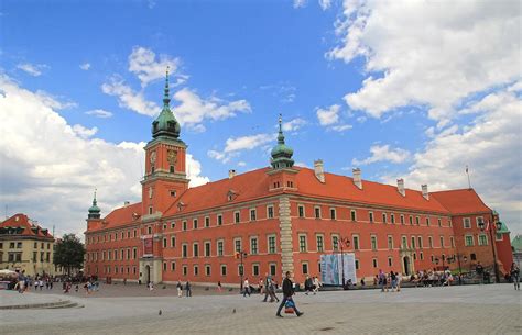 Dlaczego warto mieszkać w Warszawie