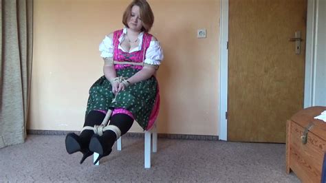 Clipspool Tied In A Dirndl