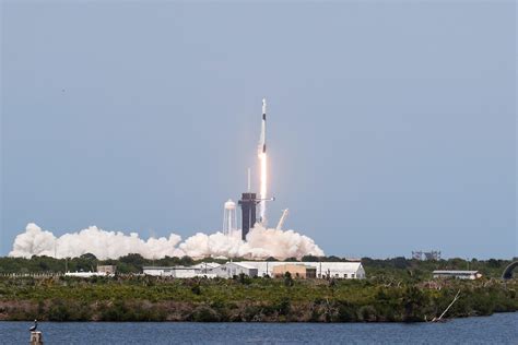 SpaceX launches first manned flight from US soil in nine years │ GMA ...