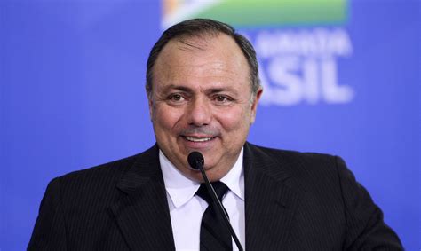 Hoje, no entanto, pazuello apresentou febre e preferiu evitar contatos. Eduardo Pazuello, ministro da Saúde, está com Covid-19 ...