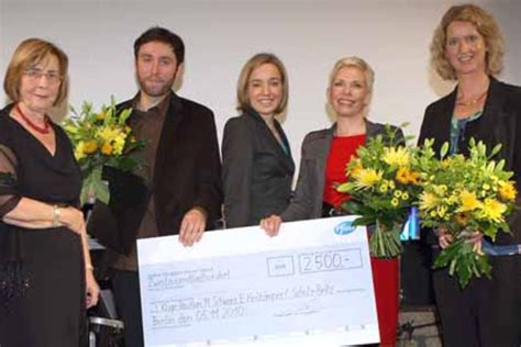 Bmfsfj Kristina Schröder Verleiht Medienpreis Zum Thema Rheuma