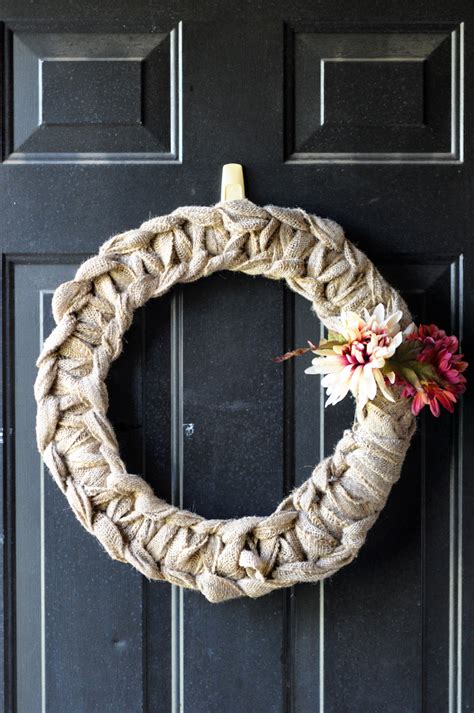 How to make your own wreath frame. DIY Fall Burlap Wreath