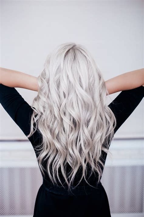 25 White Hair Looks Youll Swoon Over Hairstylecamp