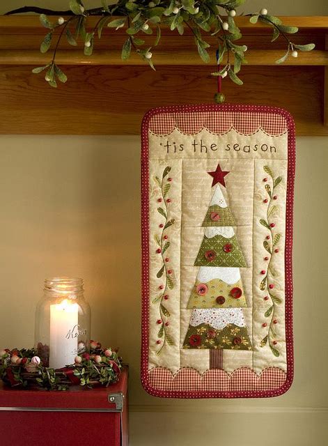 ‘tis The Season For An Evergreen Christmas Wall Hanging Quilting Cubby