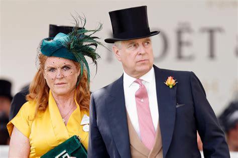Doch die sprösslinge prinz charles, prinzessin anne, prinz andrew und prinz edward waren nicht in der britischen thronfolge nimmt prinzessin eugenie von york aktuell nur den zehnten rang ein. Sarah Ferguson: Im Interview stärkt sie Prinz Andrew den ...