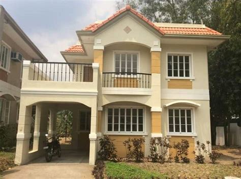 2 Storey House With Balcony And Garage House With Balcony Colonial
