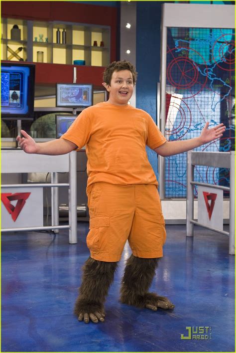 Nickelodeon Fansite Nuevas Fotos De Noah Munck En The Troop