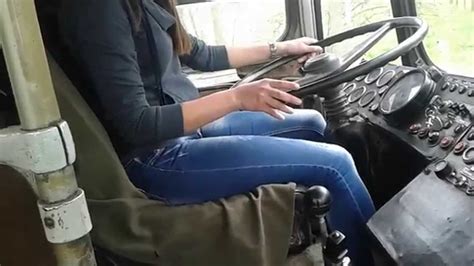 Devojka Vozi Autobus Youtube