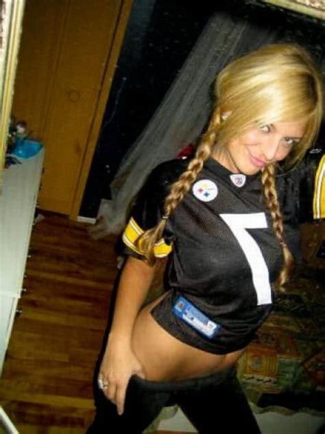 Sexy Super Bowl Fans 28 Pics