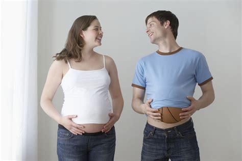 🎖 couvades syndrom kan inträffa när din partner också känner sig gravid
