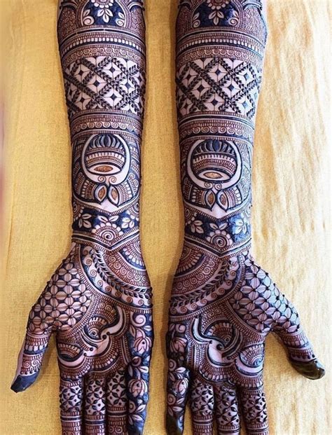 Traditional And Modern Mehndi Designs For Brides And Bridesmaids