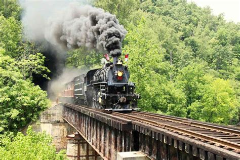 5 Beautiful Train Rides In North Carolina