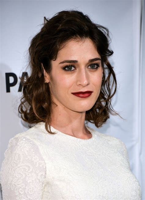 Fashion Lizzy Caplan Hairstyles Pick Your Fav Actresses Fanpop