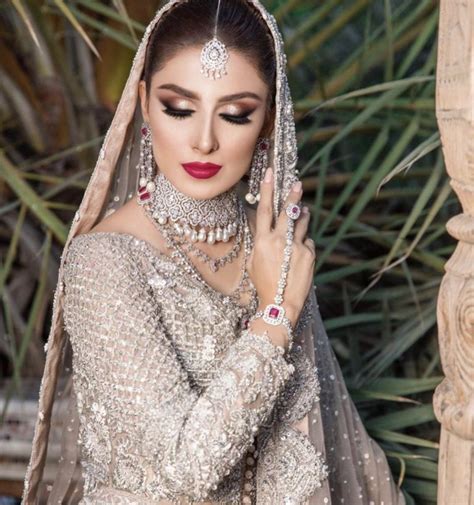 Pakistani Tv Superstar Ayeza Khans Dazzling Bridal Photoshoot The