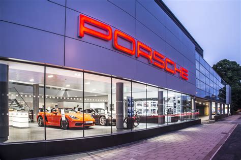 New Porsche Centre West London Demonstrates Intelligent Performance In
