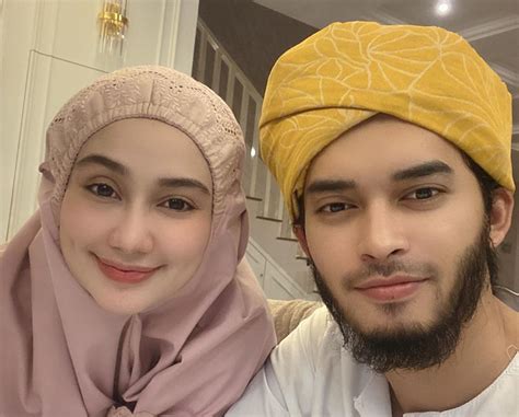 Anak aeril zafrel wawa zainal betul betul macam ank patung comelnya. Malaysian celebrity couple Aeril Zafrel and Wawa Zainal to ...