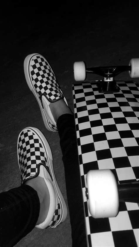 Dit geeft je in het begin een betere controle over je skateboard. #skateboard #tumblr #night #shoes | Skateboard tumblr ...
