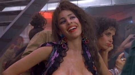 Total Recall Breasted Woman Scene Telegraph