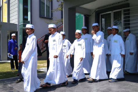 Menduduki peperiksaan kelas kafa(upkk) atau penilaian sijil rendah agama( psra). Cara Memohon Kemasukan Tingkatan 1 Ma'ahad Tahfiz Ismail ...