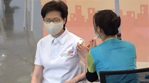 政府已向參與「疫苗資助計劃」的醫生額外分配減活噴鼻式流感疫苗及滅活注射式流感疫苗，以供合資格香港居民接種。 請按此了解更多。 請瀏覽 2020年 12月18日／12月3日／10月22日的相關新聞公報。 林鄭率高官接種科興疫苗 優先群組周二可以預約 — RFA 自由亞洲電台粵語部